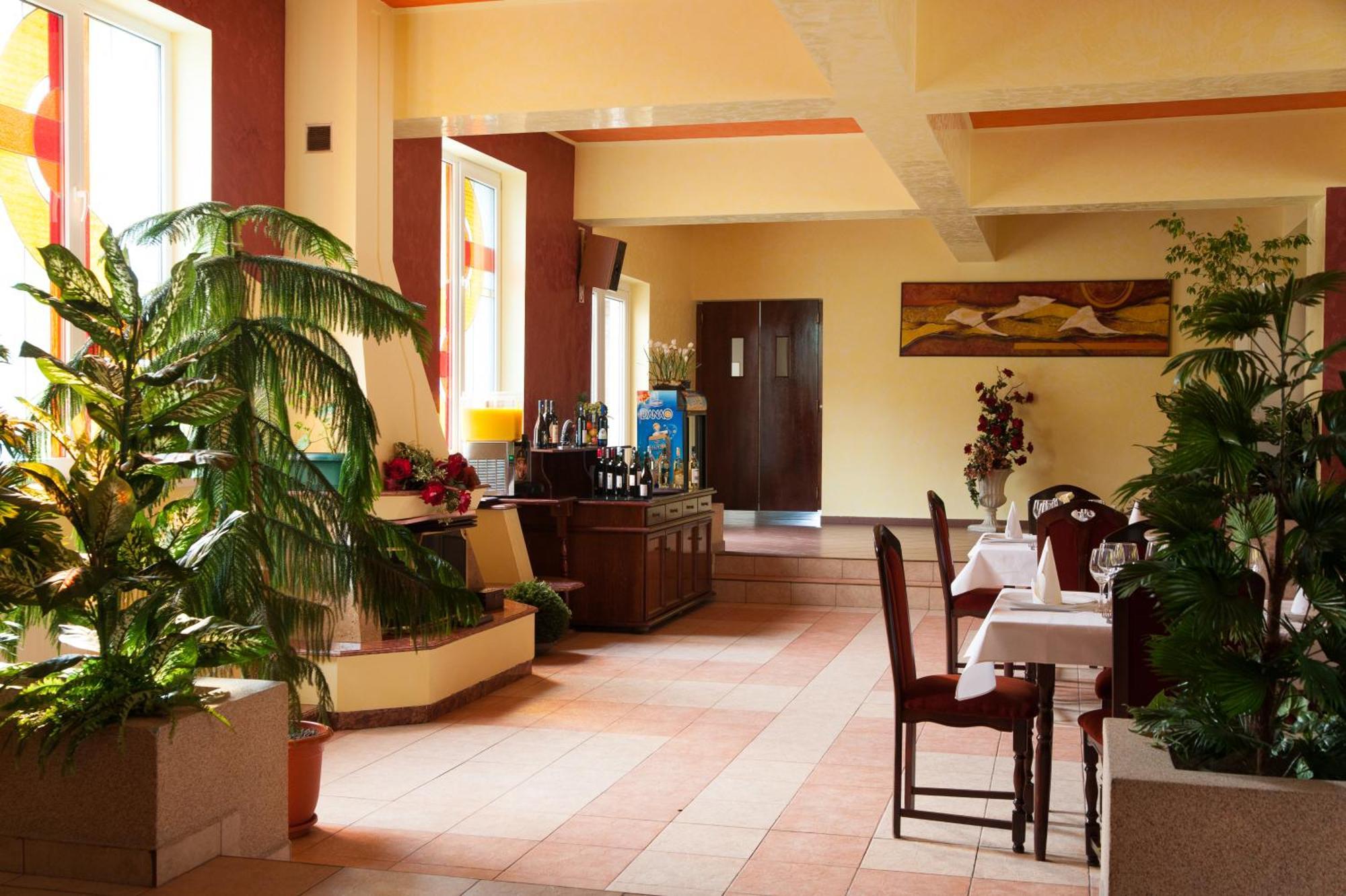 Hotel Melody Oradea Zewnętrze zdjęcie