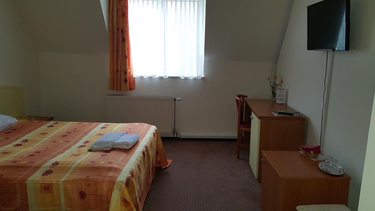 Hotel Melody Oradea Zewnętrze zdjęcie