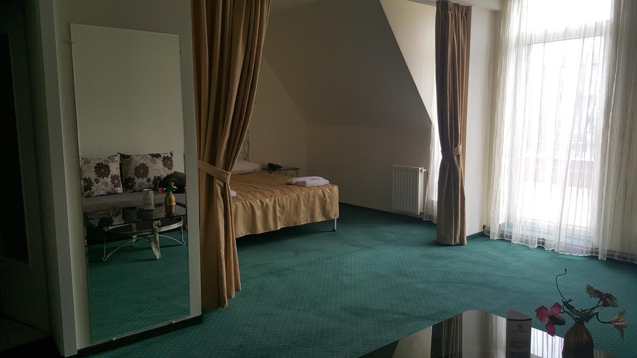 Hotel Melody Oradea Zewnętrze zdjęcie