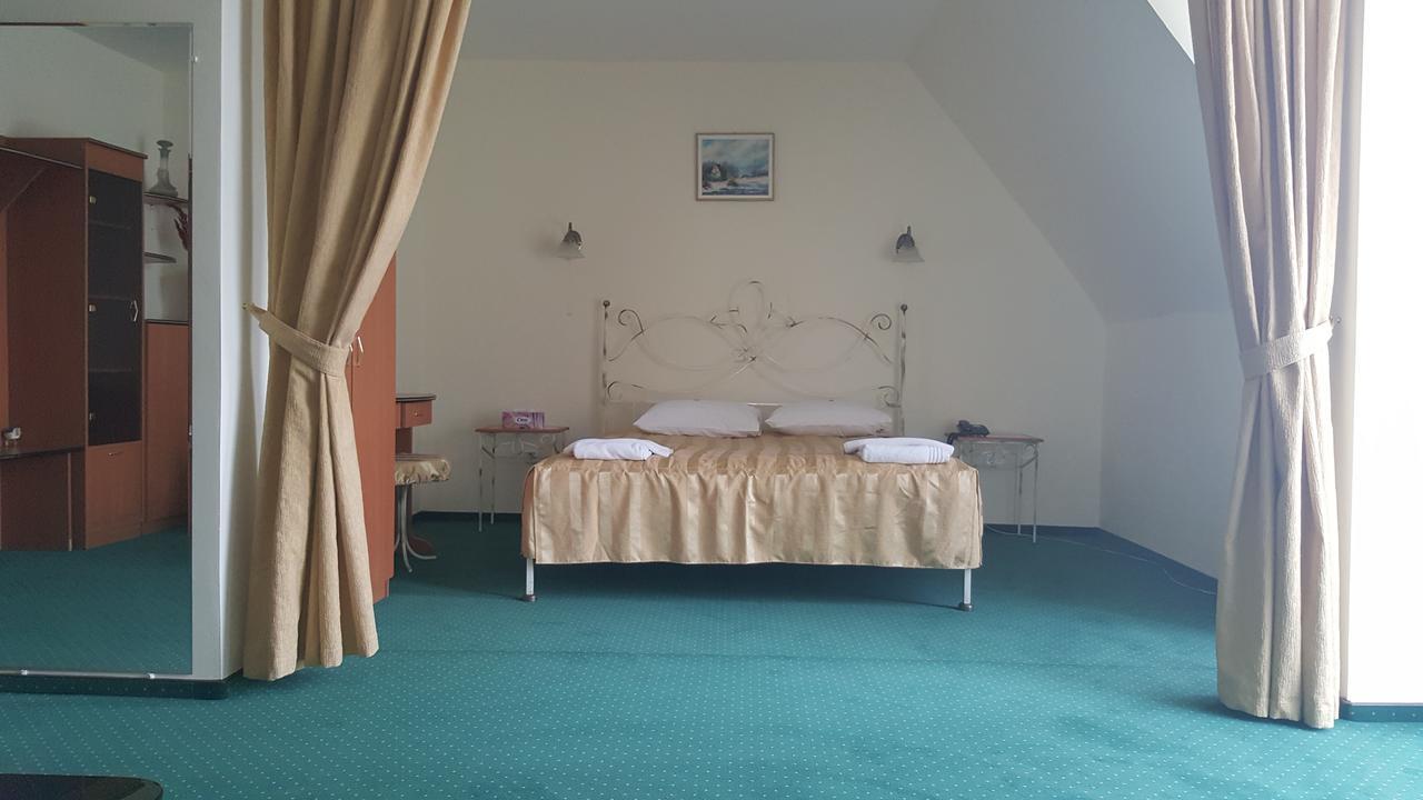 Hotel Melody Oradea Zewnętrze zdjęcie